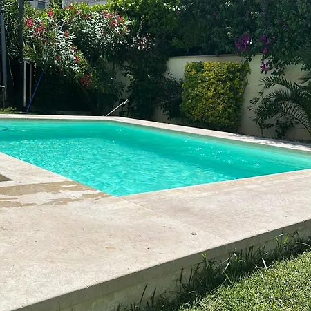 Proche Avec Piscine Cros De 아파트