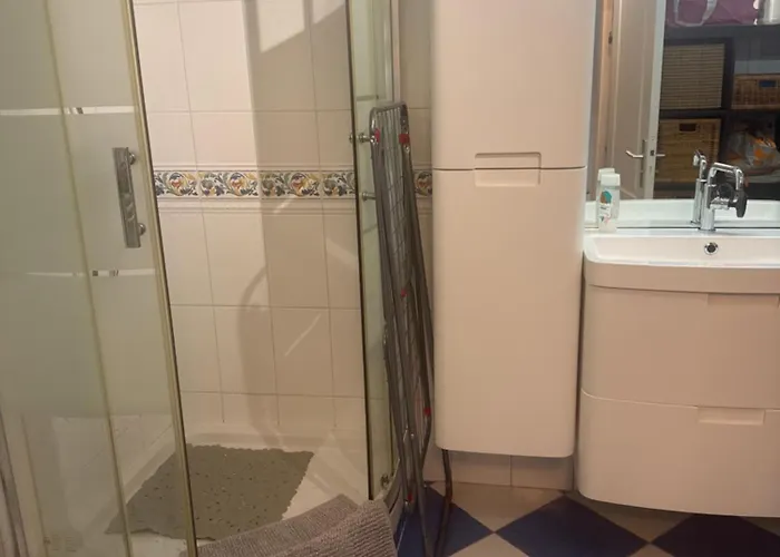 Lejlighed Proche Avec Piscine Cros De *