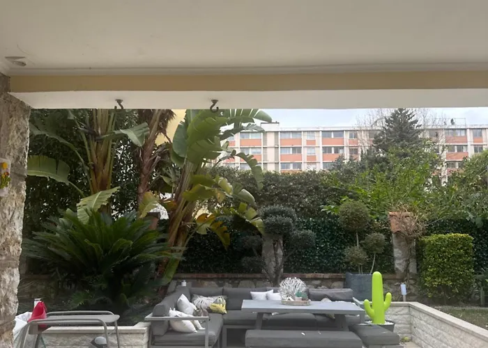 Lejlighed Proche Avec Piscine Cros De